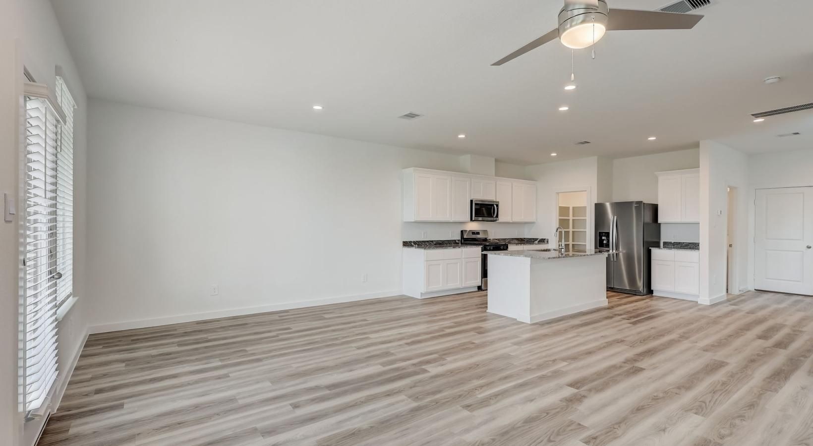 VACANT HOME SHOWN. ACTUAL LAYOUT MAY DIFFER