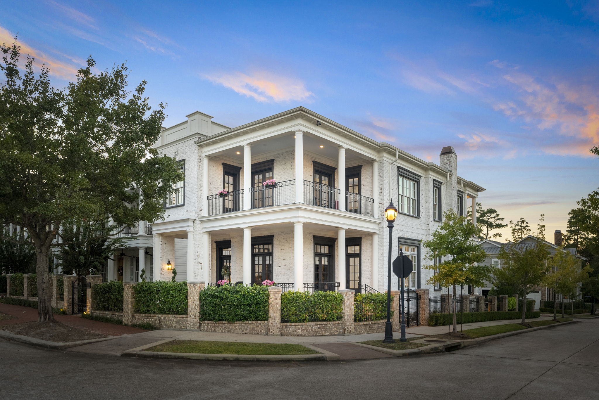 70 North Bay Boulevard, The Woodlands, TX 77380 70 North Bay Boulevard, The Woodlands, TX 77380