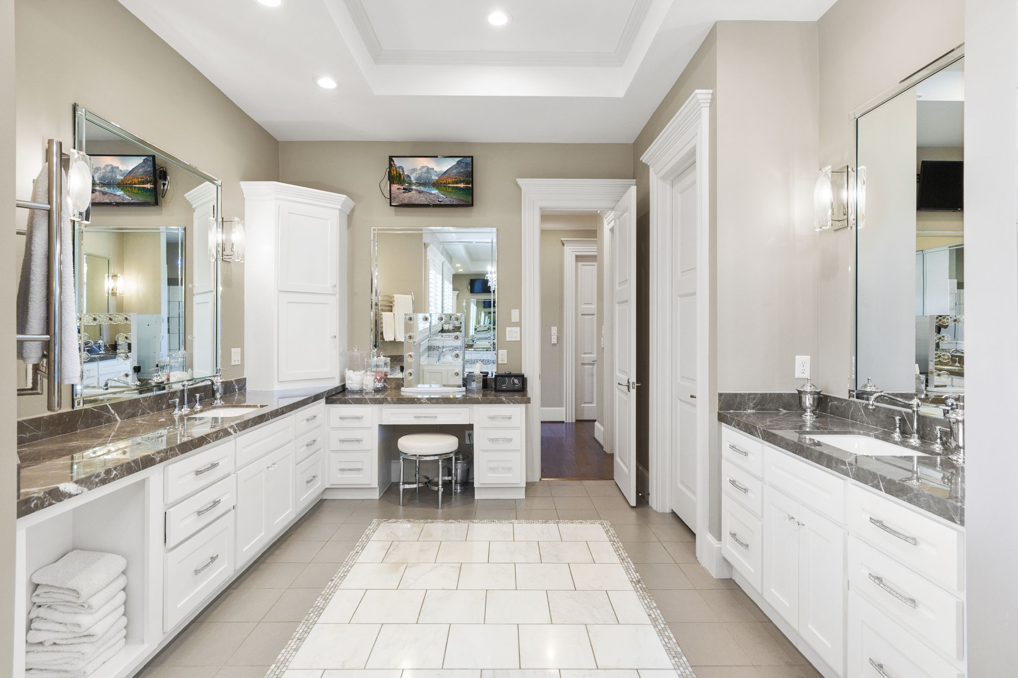 70 North Bay Boulevard, The Woodlands, TX 77380