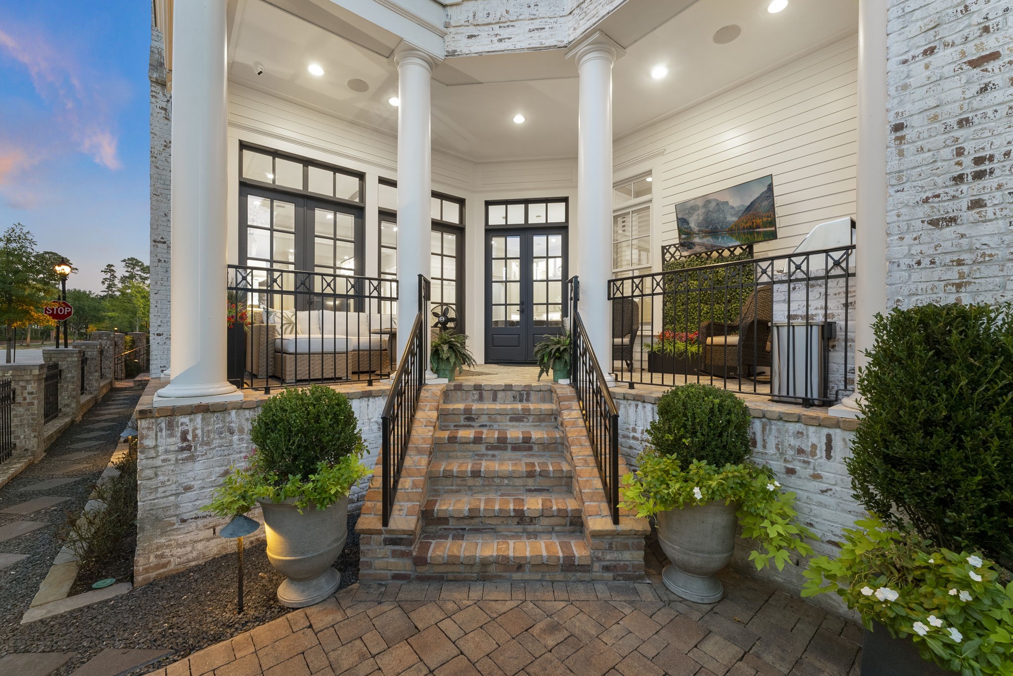 70 North Bay Boulevard, The Woodlands, TX 77380 70 North Bay Boulevard, The Woodlands, TX 77380