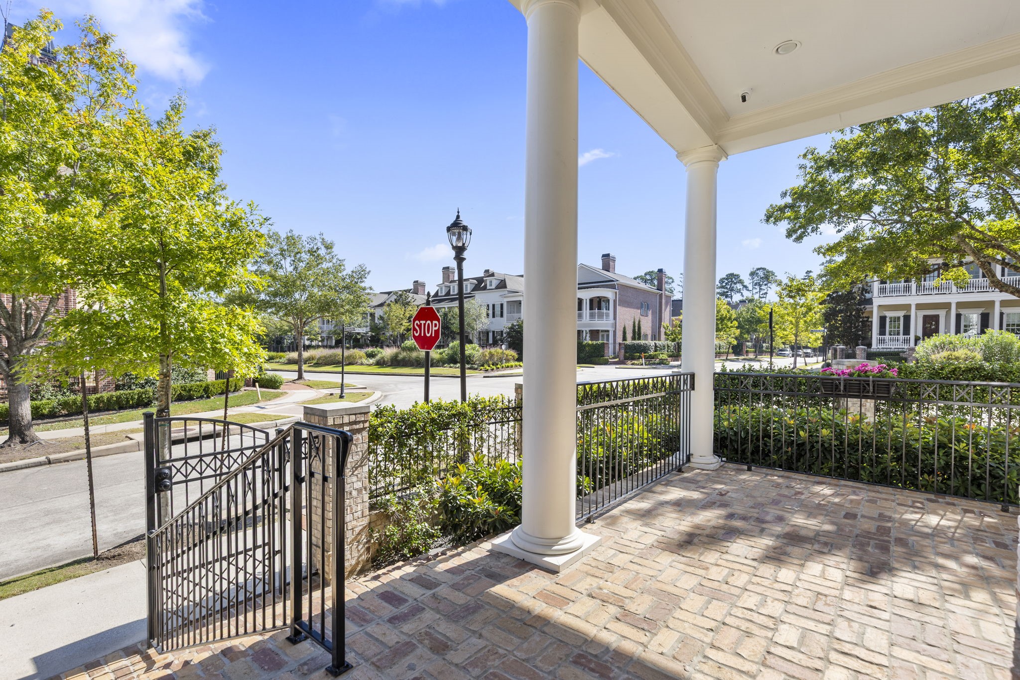70 North Bay Boulevard, The Woodlands, TX 77380