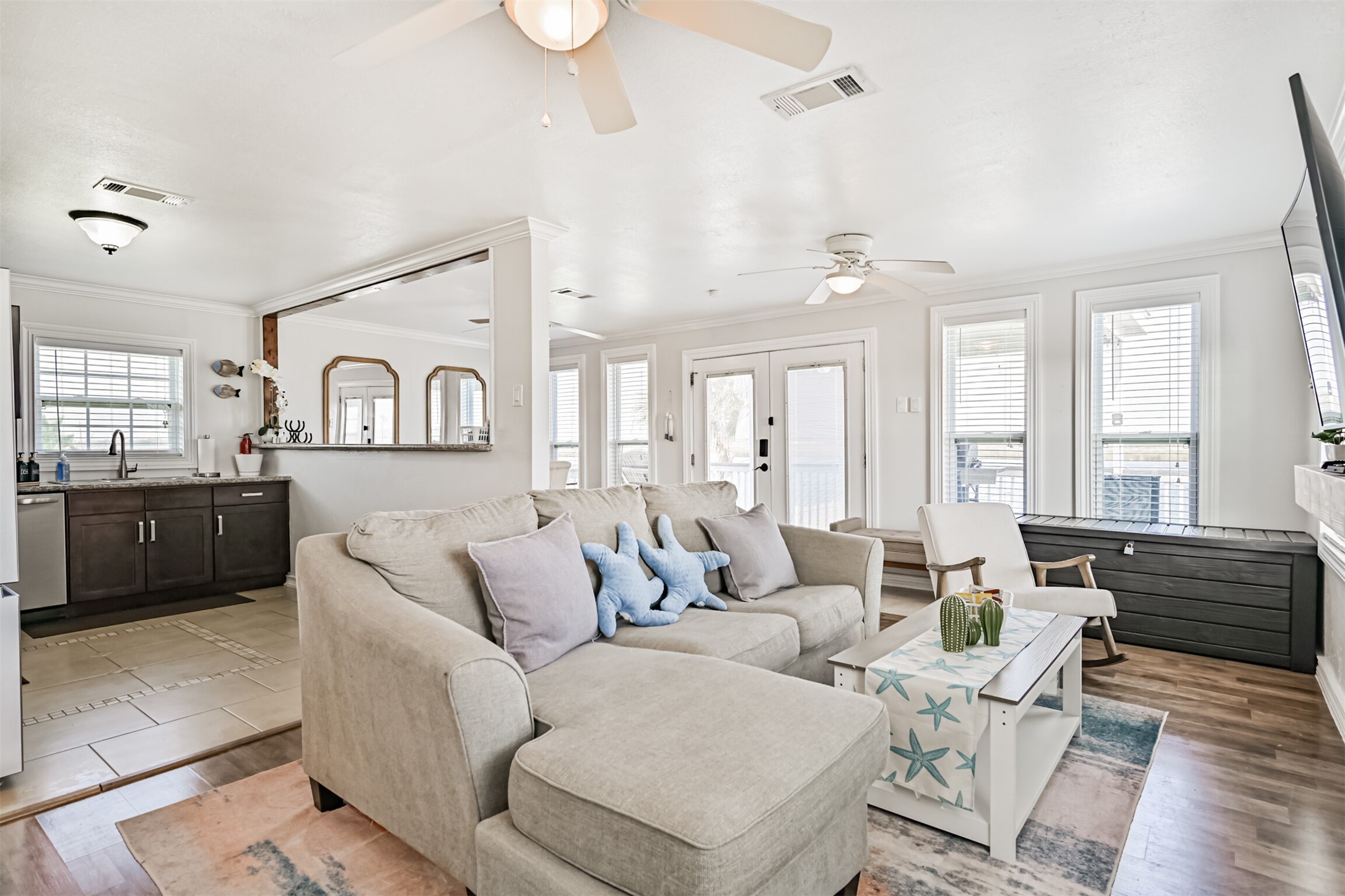 4622 Bayou Lane, Hitchcock, TX 77563