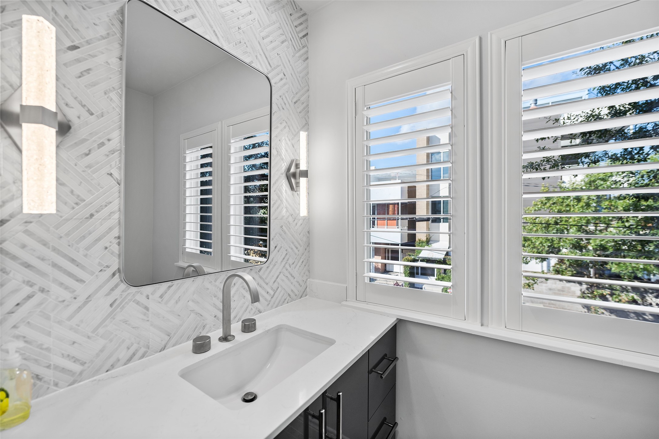 2105 Crocker Street, Houston, TX 77006