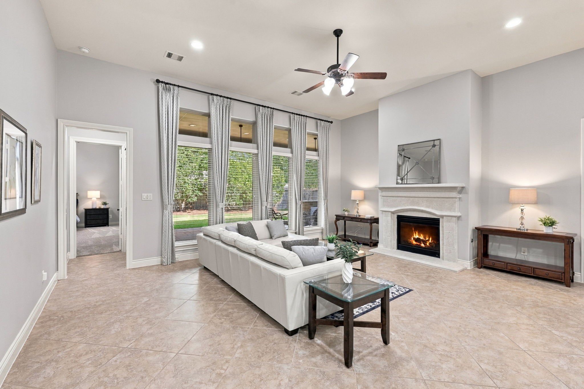 The spacious areas on either side of the gas log Fireplace provide plenty of room to display your favorite decorative pieces and accommodate a large-screen TV. Alternatively, you can mount your TV above the Fireplace to create a convenient focal point for relaxing and entertaining.