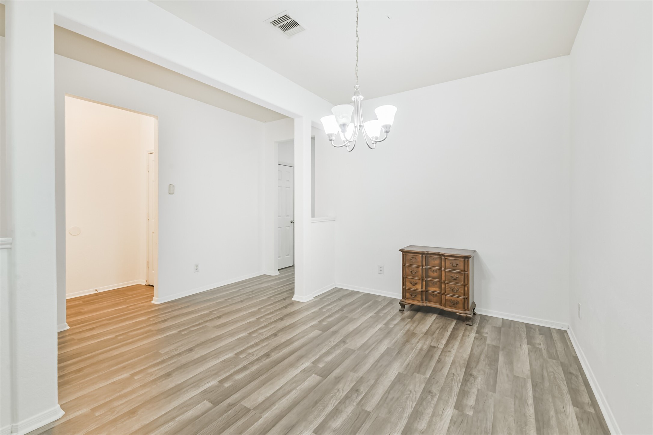 1230 Newsome Glenn Drive, Houston, TX 77090
