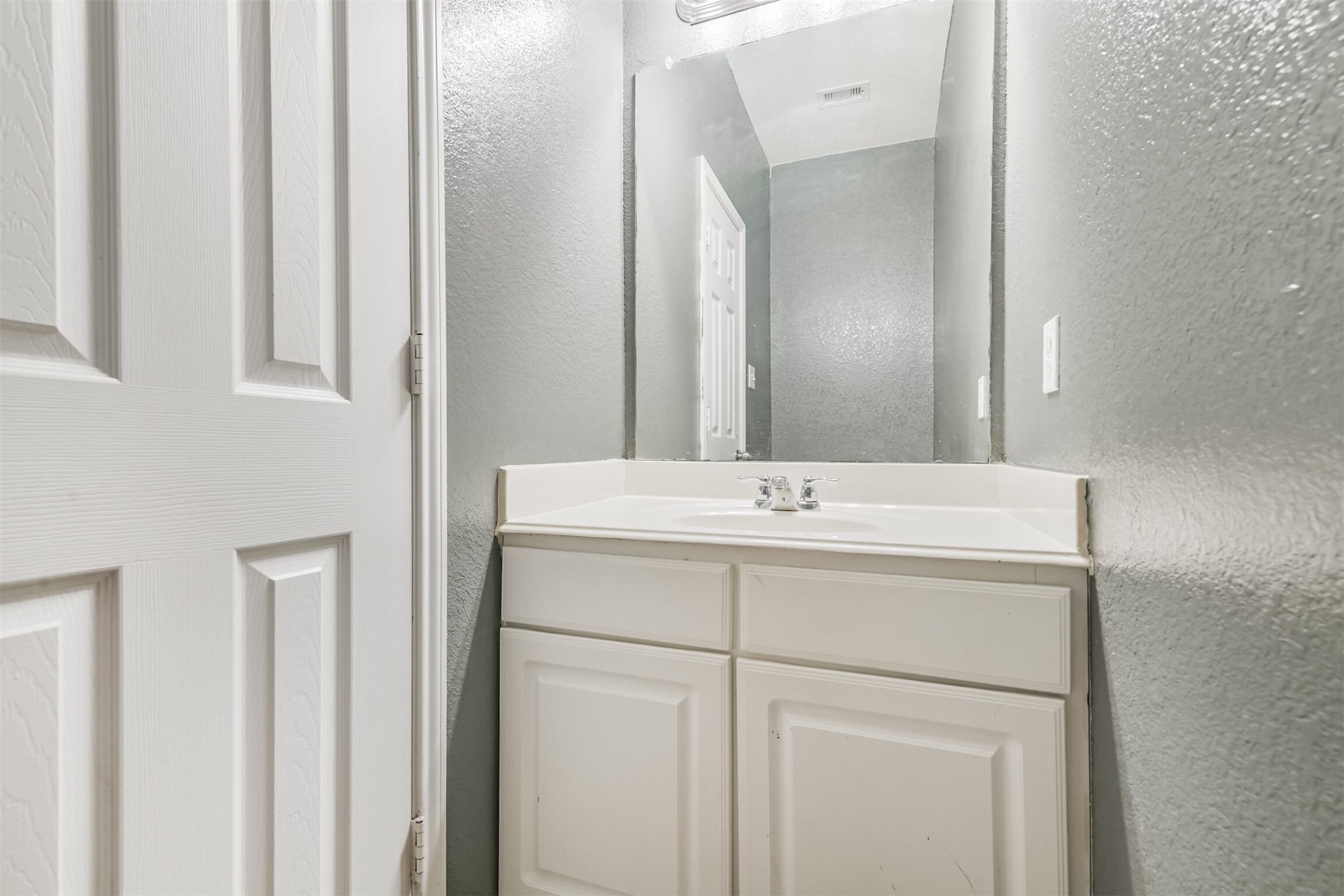 1230 Newsome Glenn Drive, Houston, TX 77090