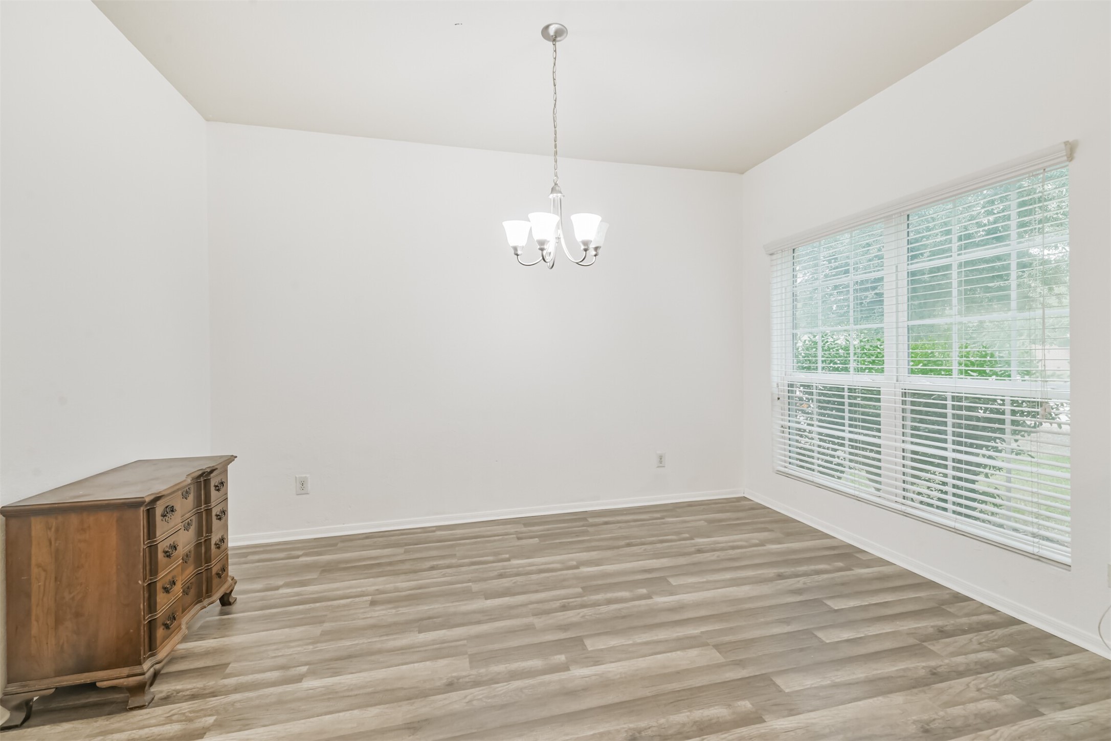 1230 Newsome Glenn Drive, Houston, TX 77090