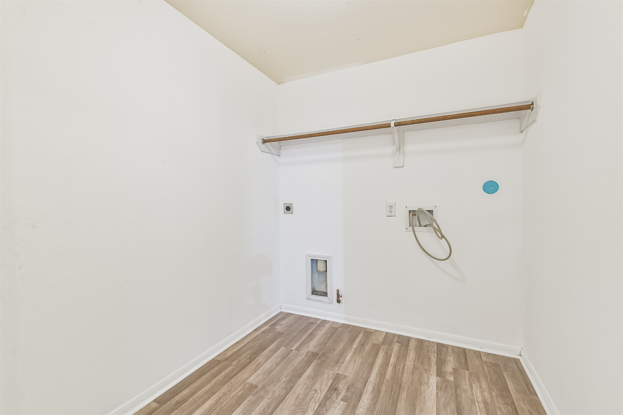 1230 Newsome Glenn Drive, Houston, TX 77090