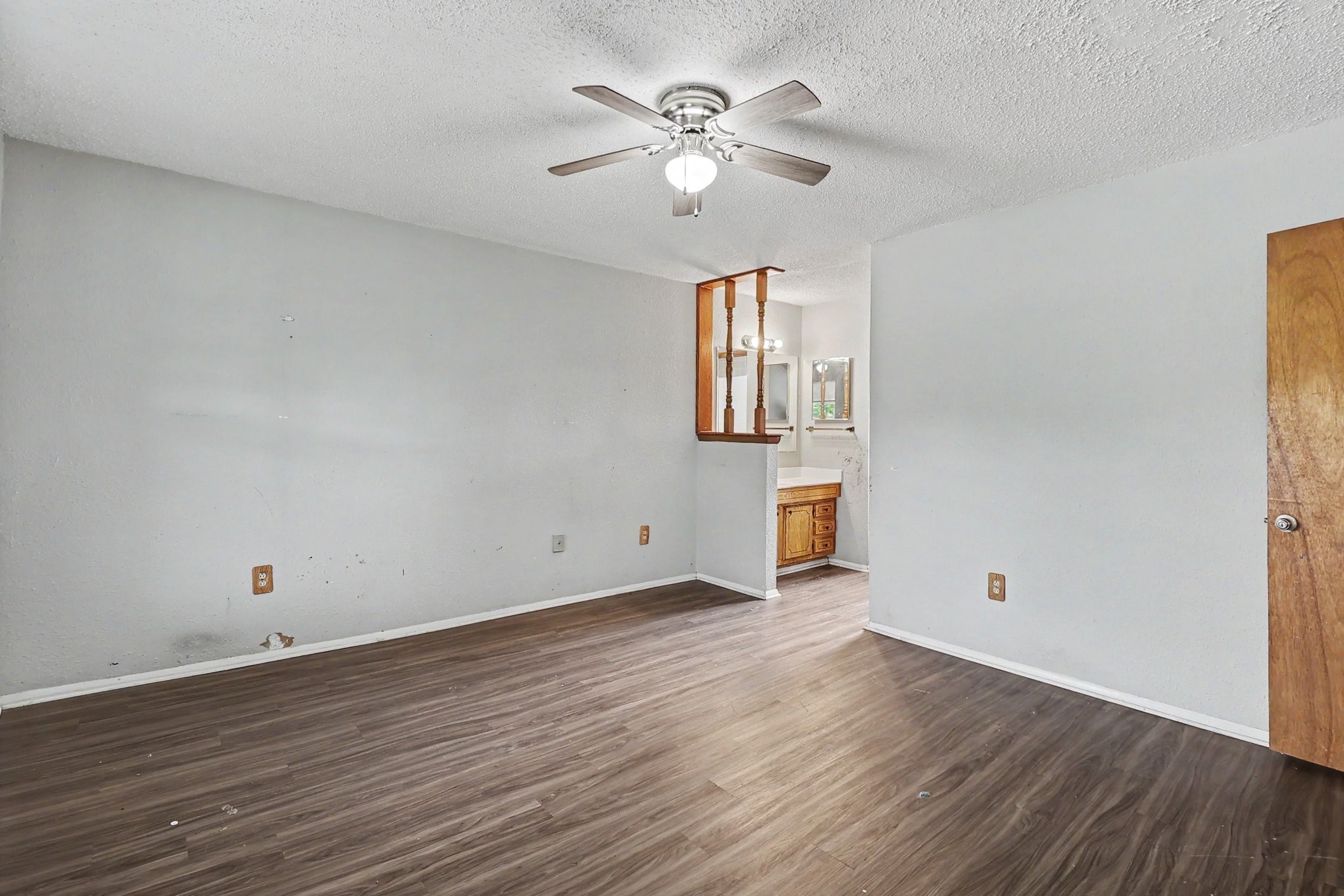 901 Westmont Drive, Houston, TX 77015