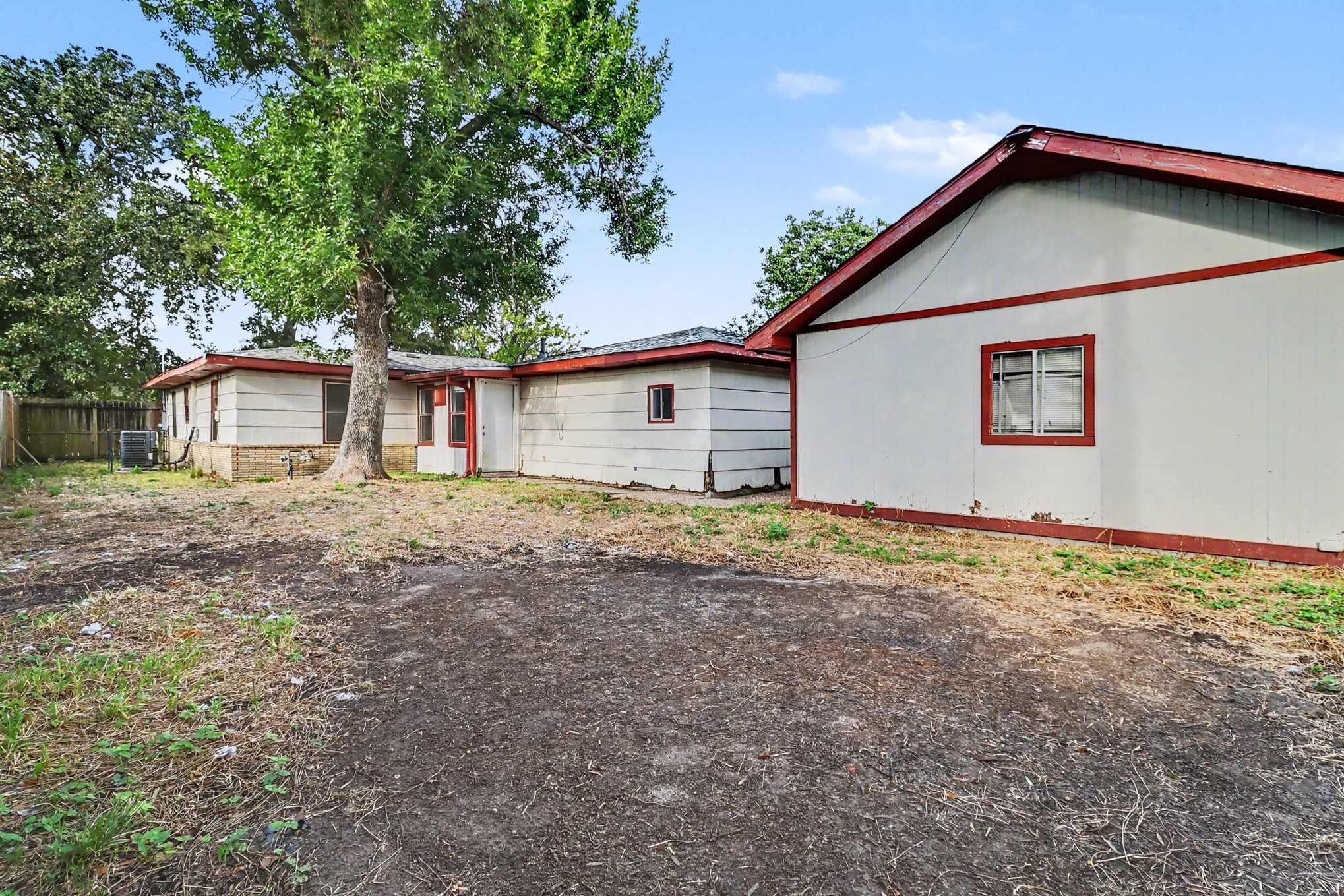901 Westmont Drive, Houston, TX 77015