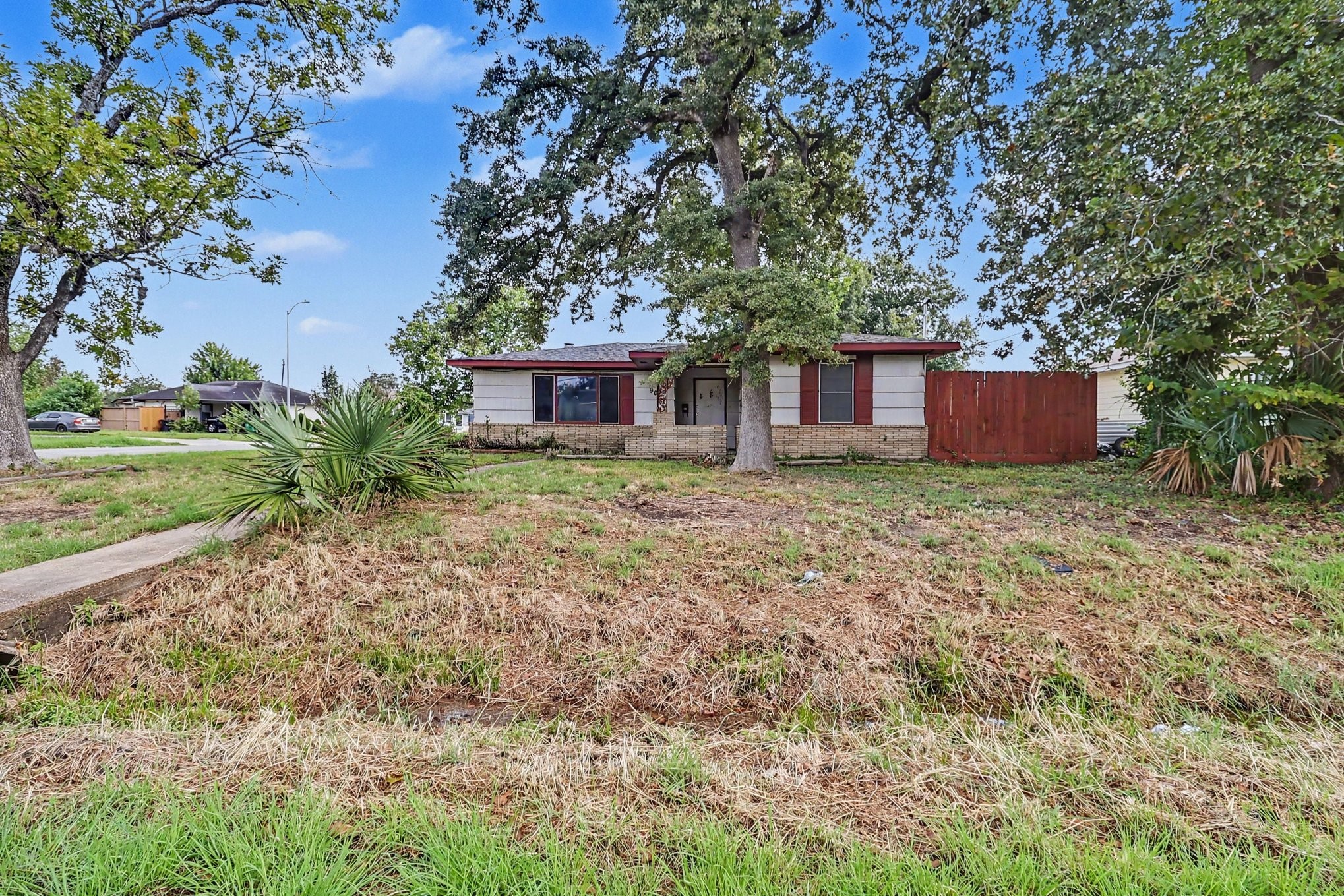 901 Westmont Drive, Houston, TX 77015