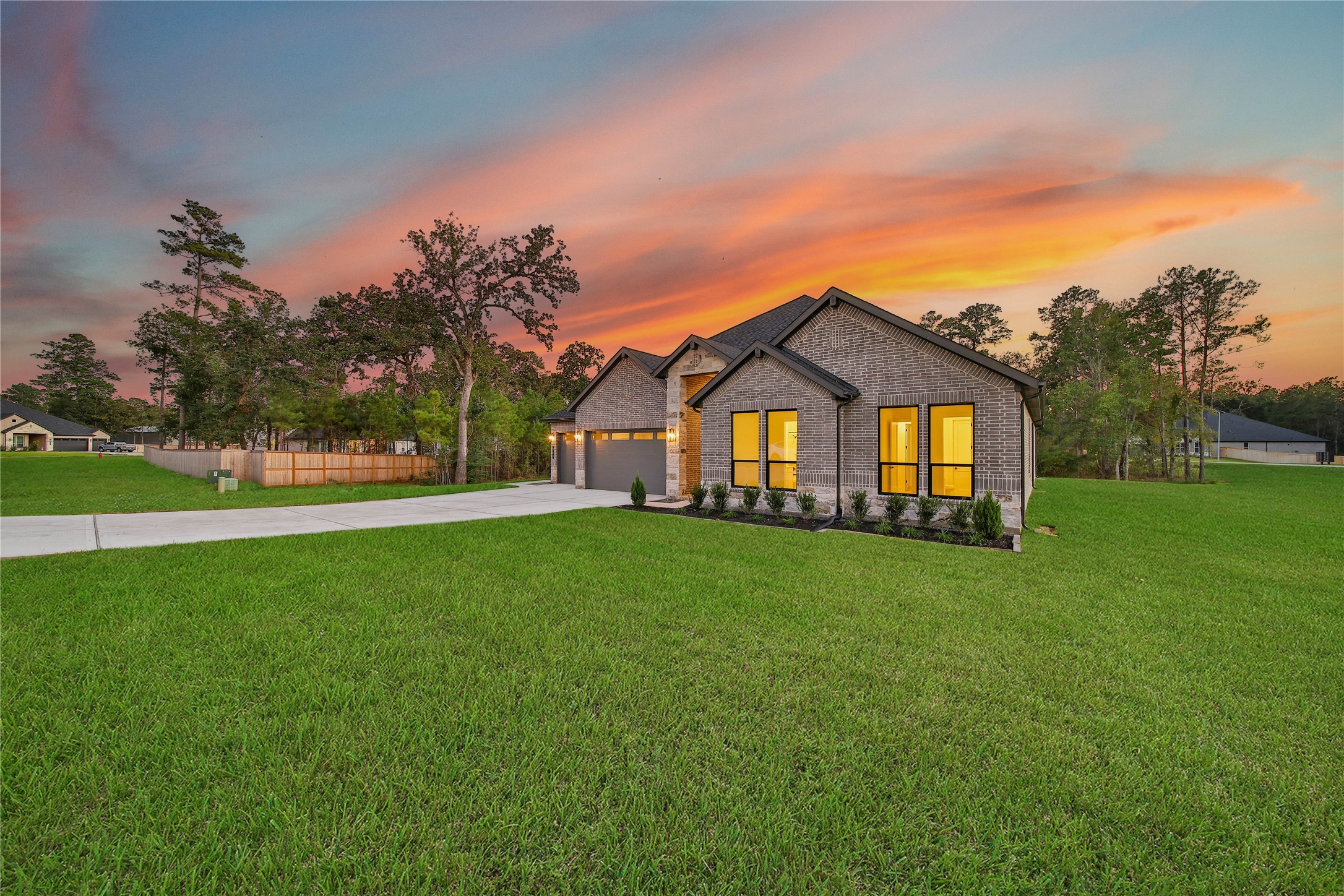 343 Louvenia Court, Pinehurst, TX 77362