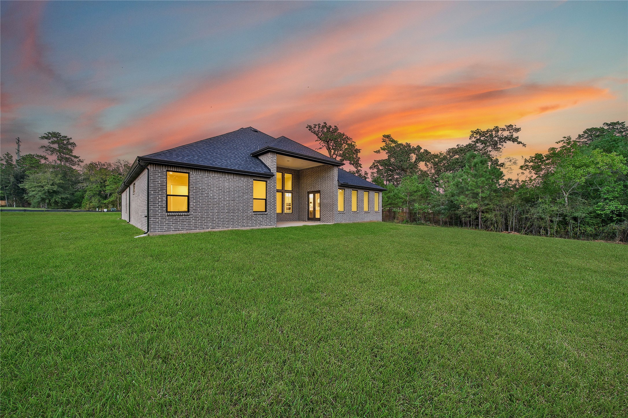 343 Louvenia Court, Pinehurst, TX 77362