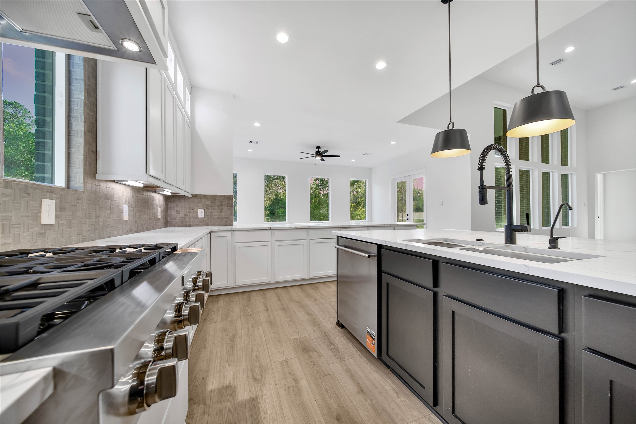 343 Louvenia Court, Pinehurst, TX 77362