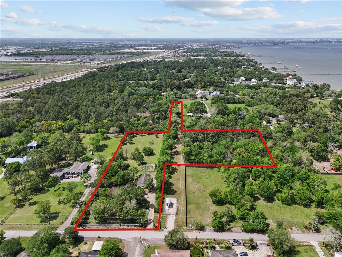 FYI! The property next to 424 Middleton is also for sale! Great opportunity to purchase both so you can access both Middleton & Bay Ave. Other property is 325 Bay Ave S & MLS #19560959