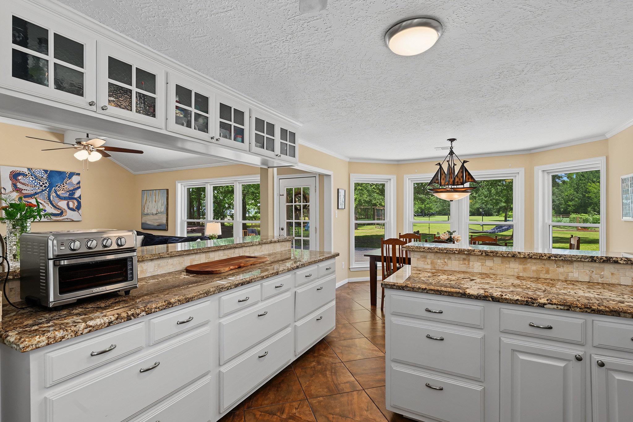424 Middleton Street, Bacliff, TX 77518