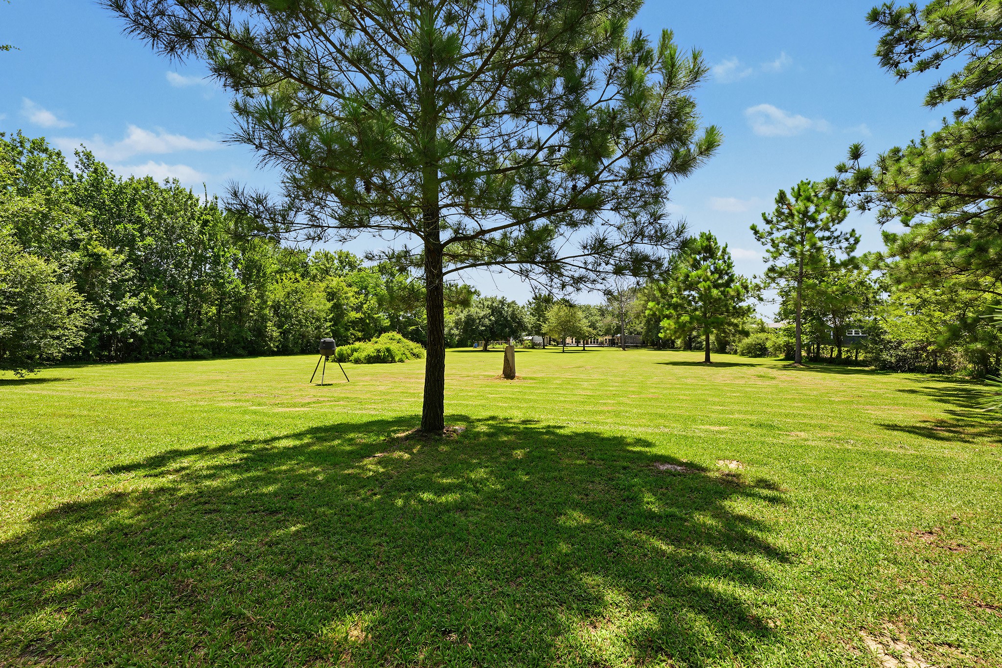 424 Middleton Street, Bacliff, TX 77518