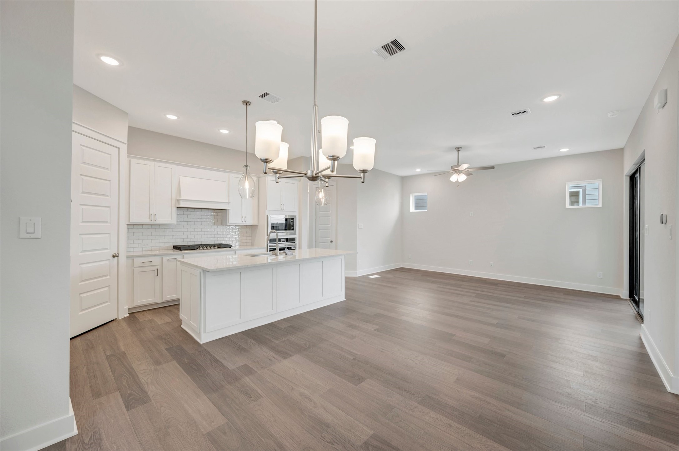 16734 Vibrant Avenue, Hockley, TX 77447