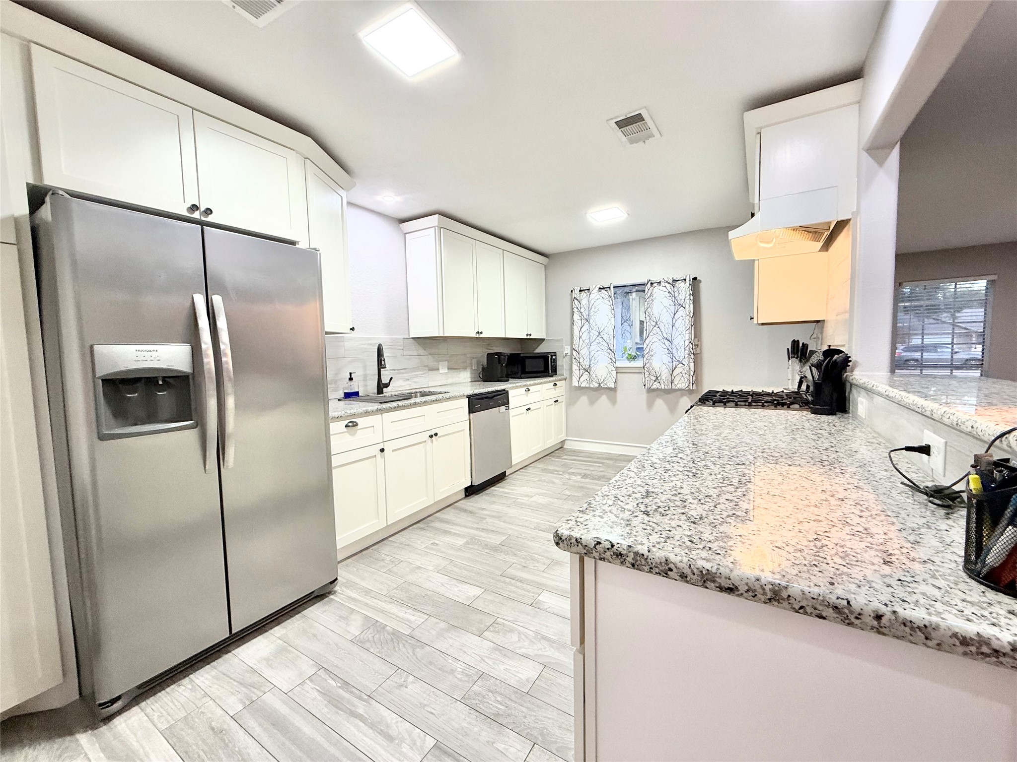 2133 Greenlee Lane, Dickinson, TX 77539