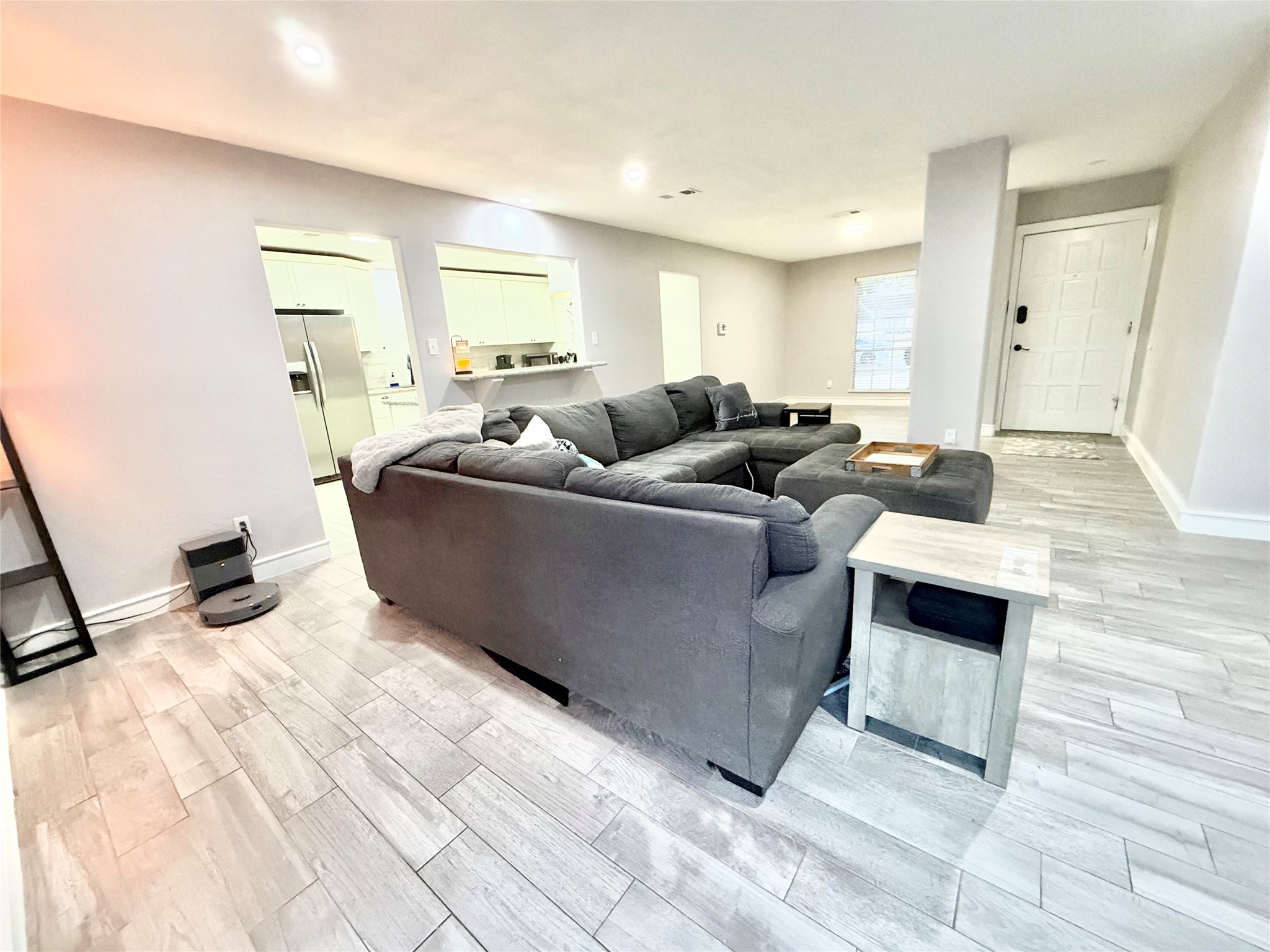 Look at the flow of this Home, it is wonderful.