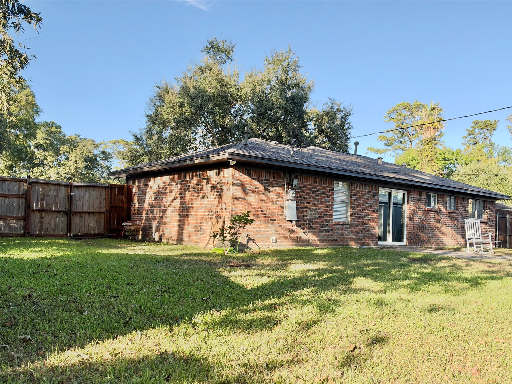 2133 Greenlee Lane, Dickinson, TX 77539
