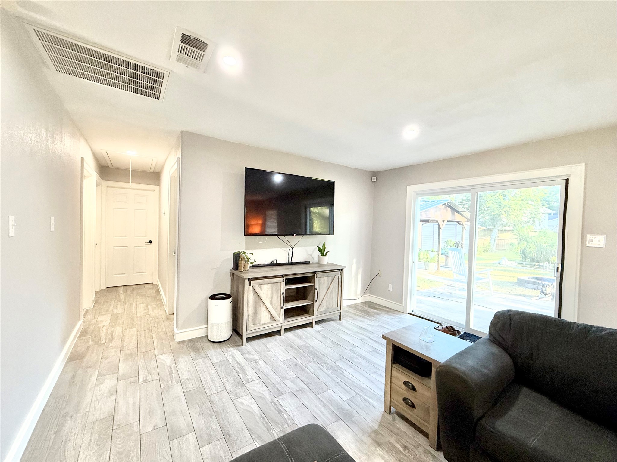 Another look at the family/entertaining area