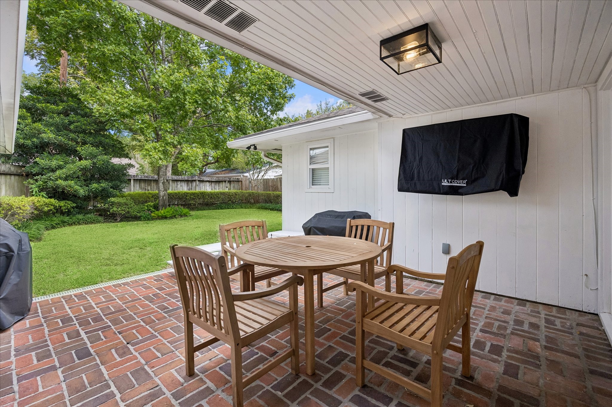 10050 Wickersham Lane, Houston, TX 77042
