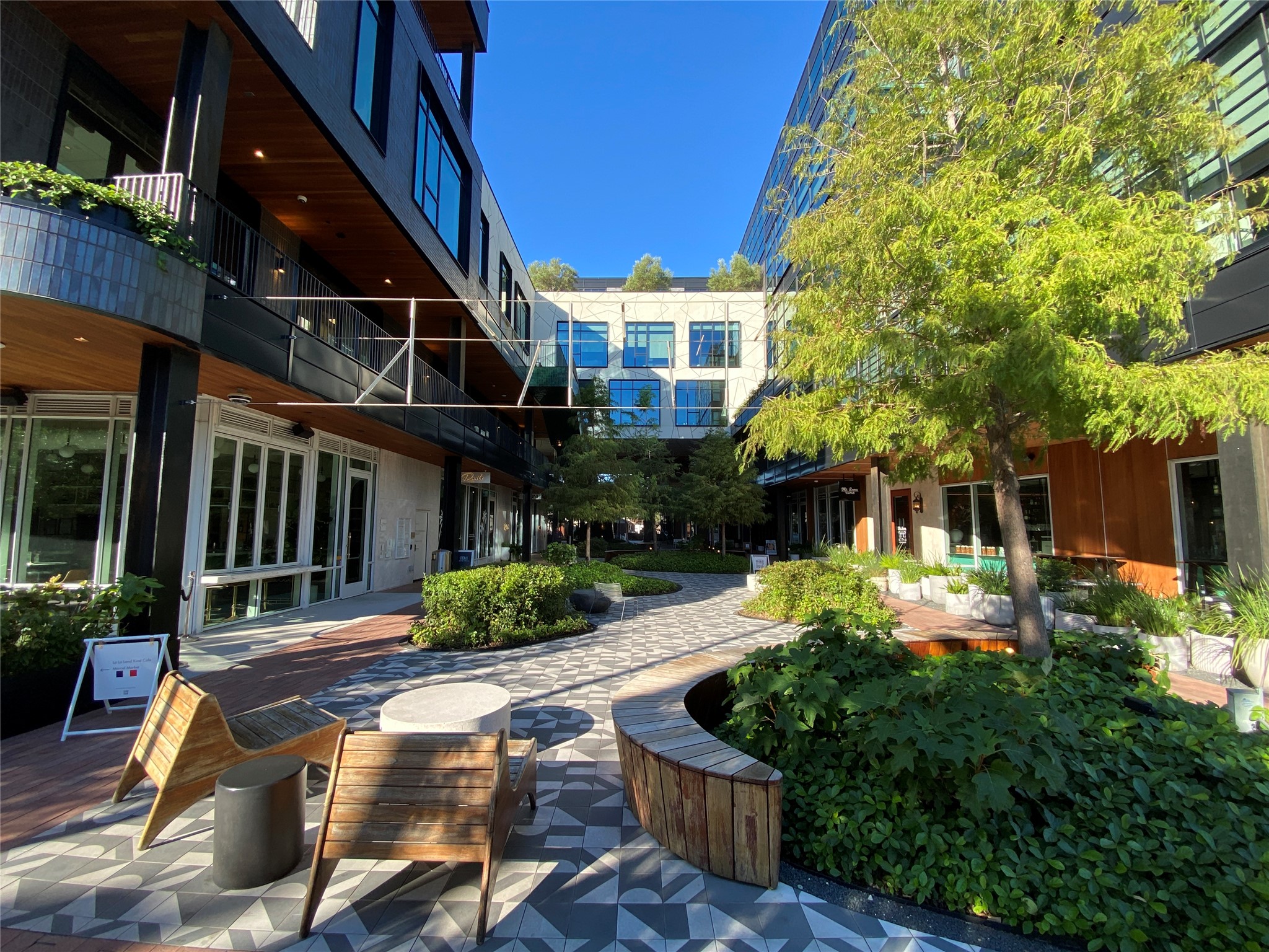 Just 3 blocks from 1477 Missouri is the Montrose Collective which houses several outstanding restaurants and other popular businesses.
