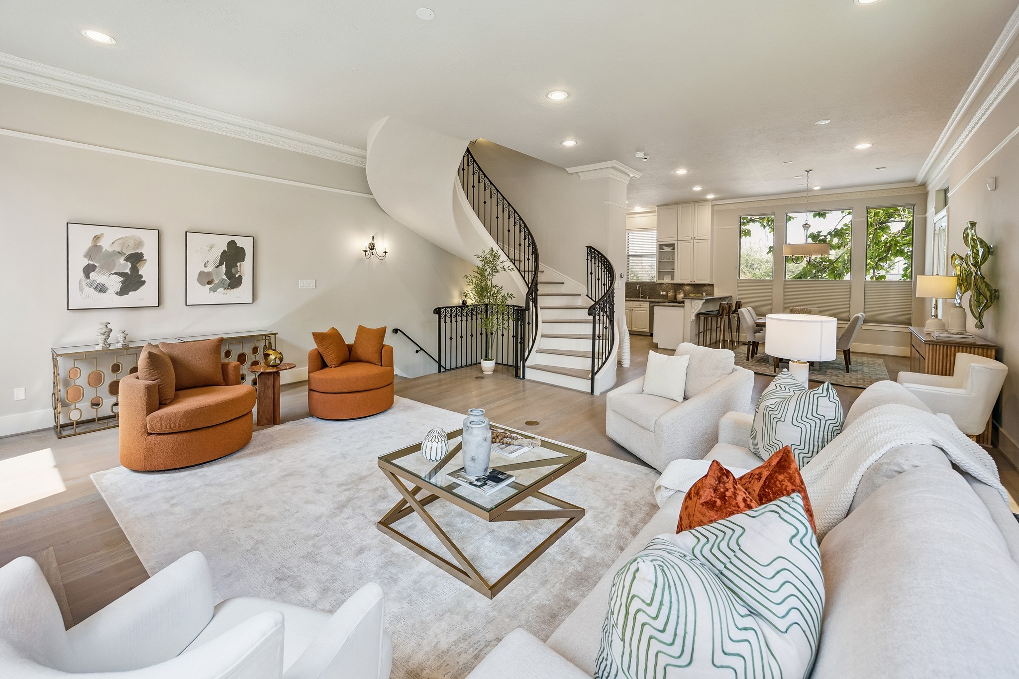 Exceptional end-unit residence in a gated Hyde Park community, offering a rare combination of privacy, natural light and generous indoor-outdoor living. Thoughtfully designed interiors, a private fenced yard, multiple balconies and an expansive rooftop terrace with panoramic Downtown views create a distinctive urban retreat in one of Houstons most desirable locations.