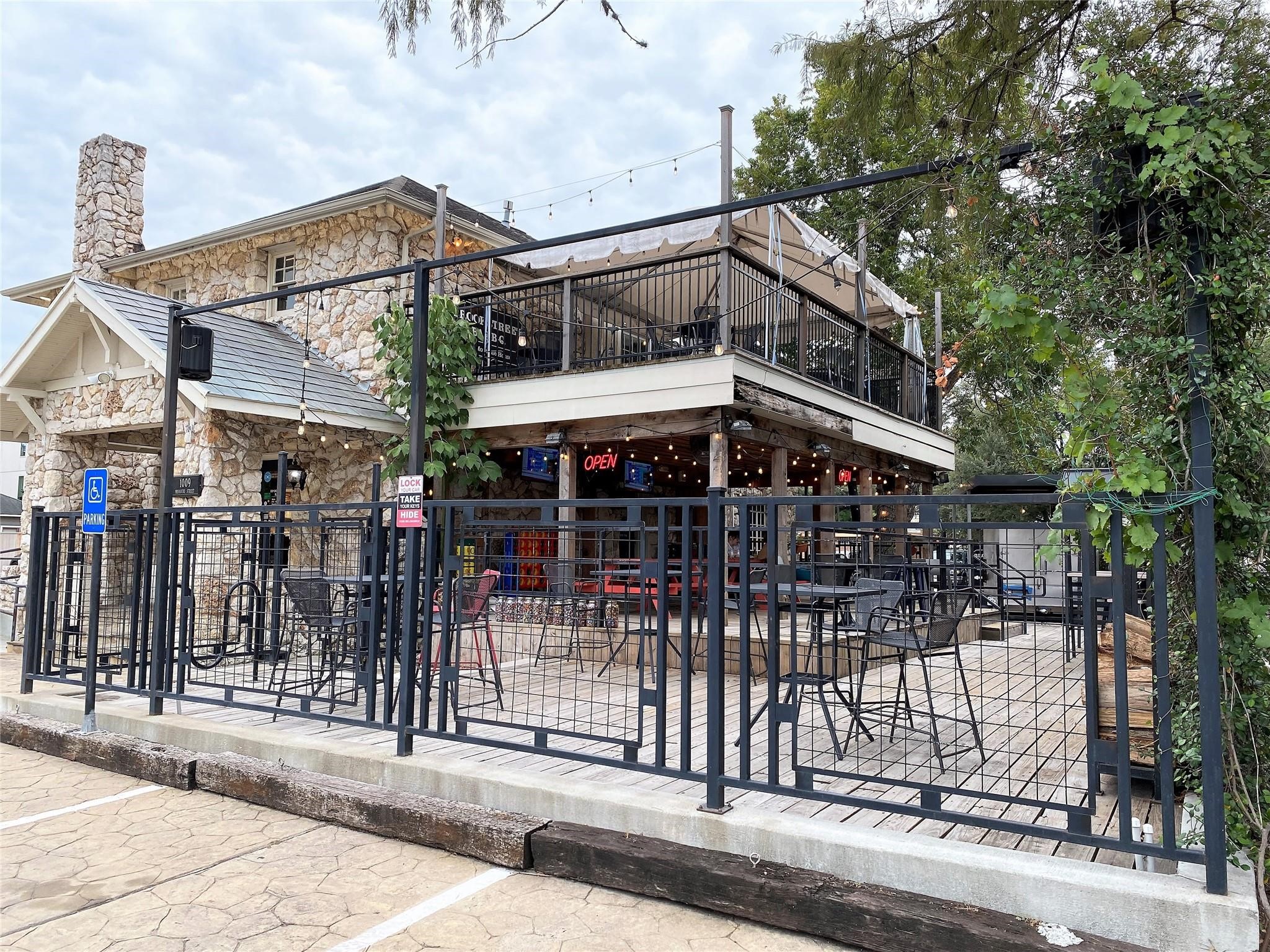 Do you like BBQ? Brookstreet BBQ just a few blocks away.