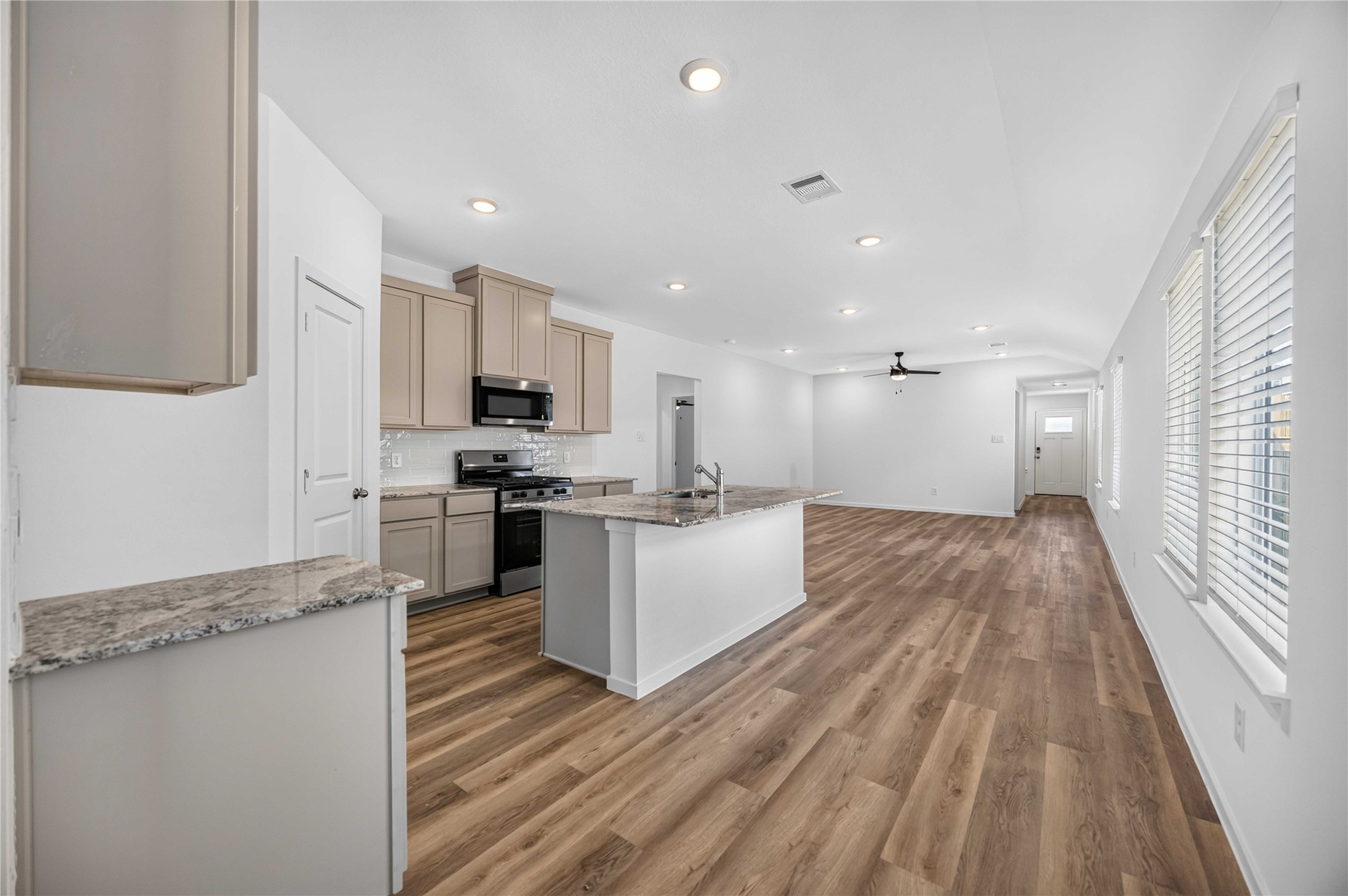 5212 Greengrass Willow Way, Houston, TX 77048 5212 Greengrass Willow Way, Houston, TX 77048