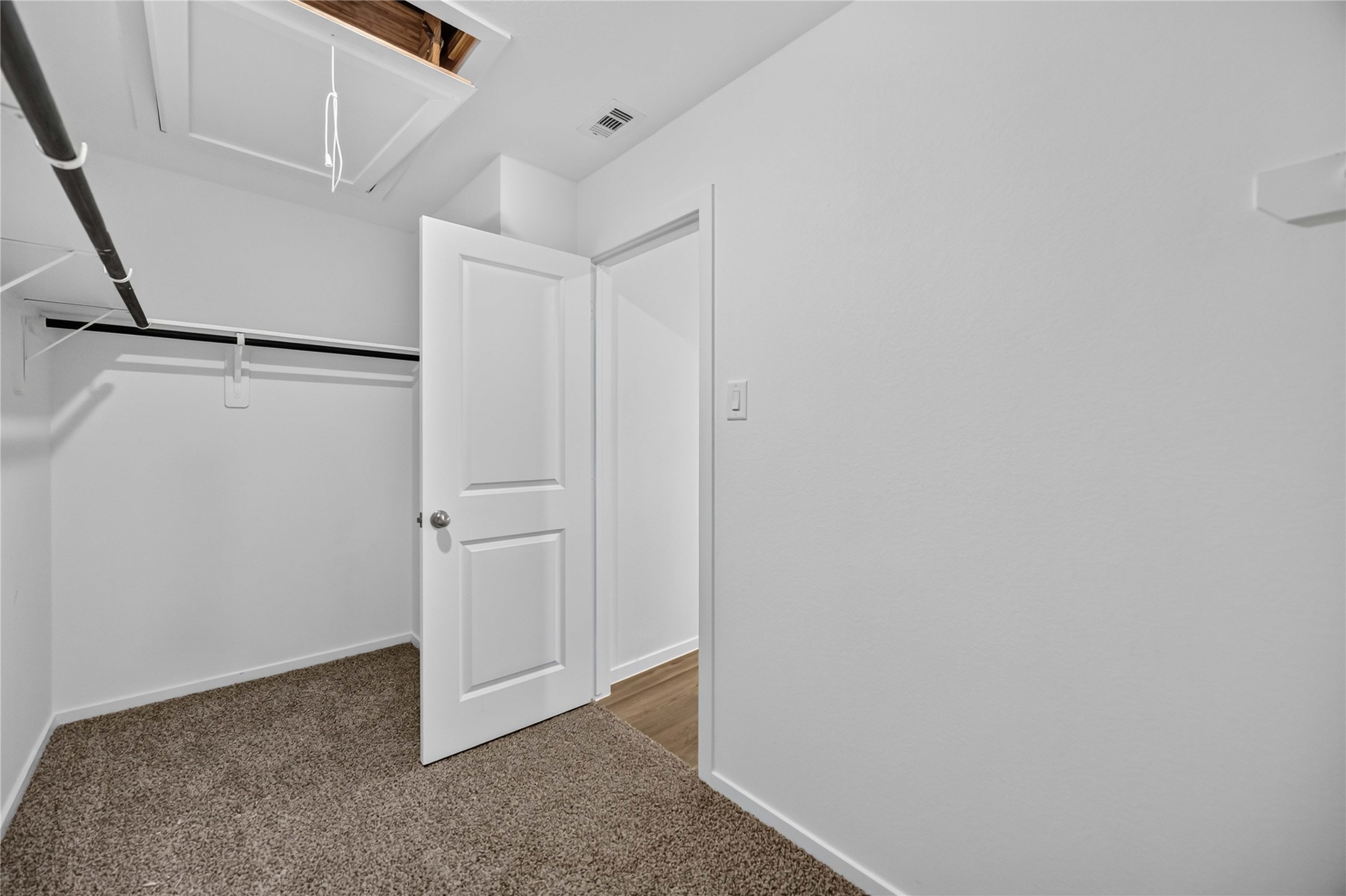 5212 Greengrass Willow Way, Houston, TX 77048
