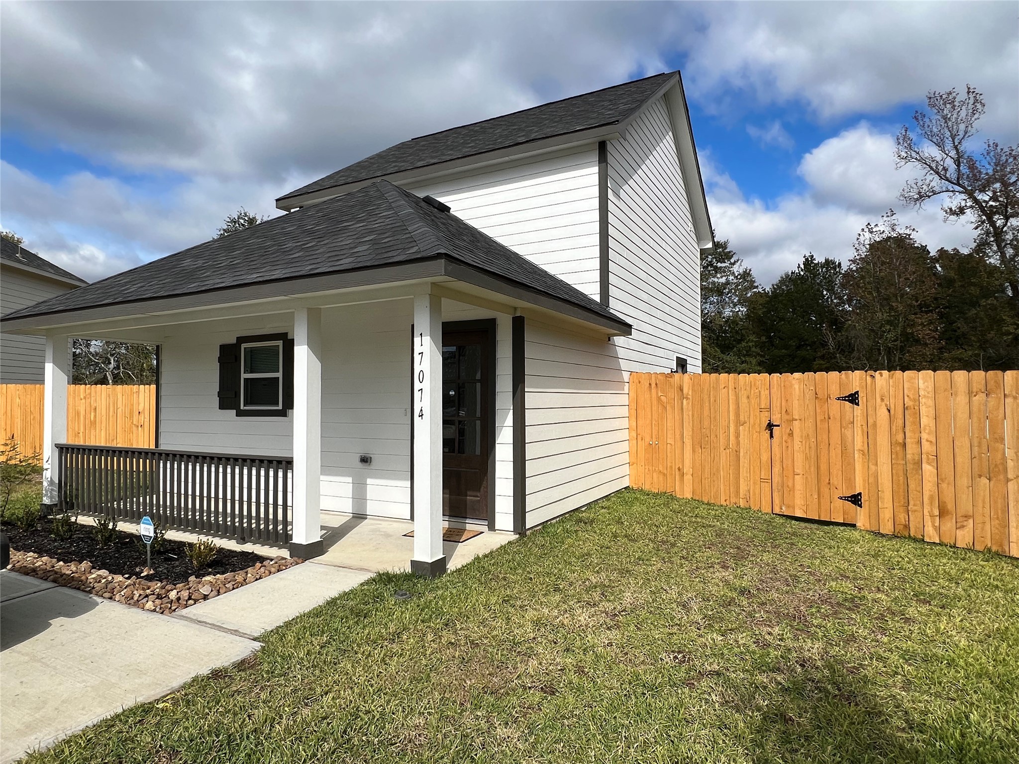 17074 Marie Village Dr, Conroe, TX 77306