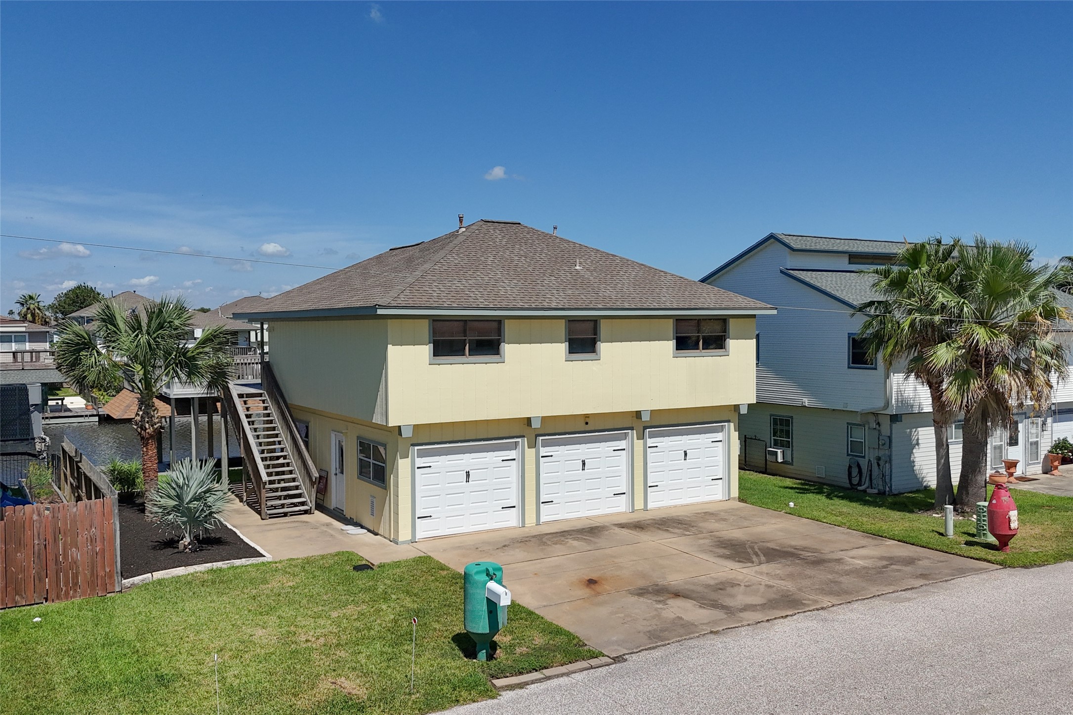 1187 Sailfish Street, Bayou Vista, TX 77563
