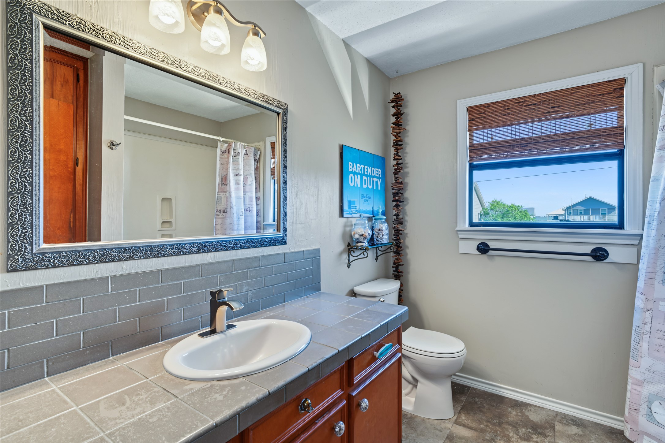 1187 Sailfish Street, Bayou Vista, TX 77563