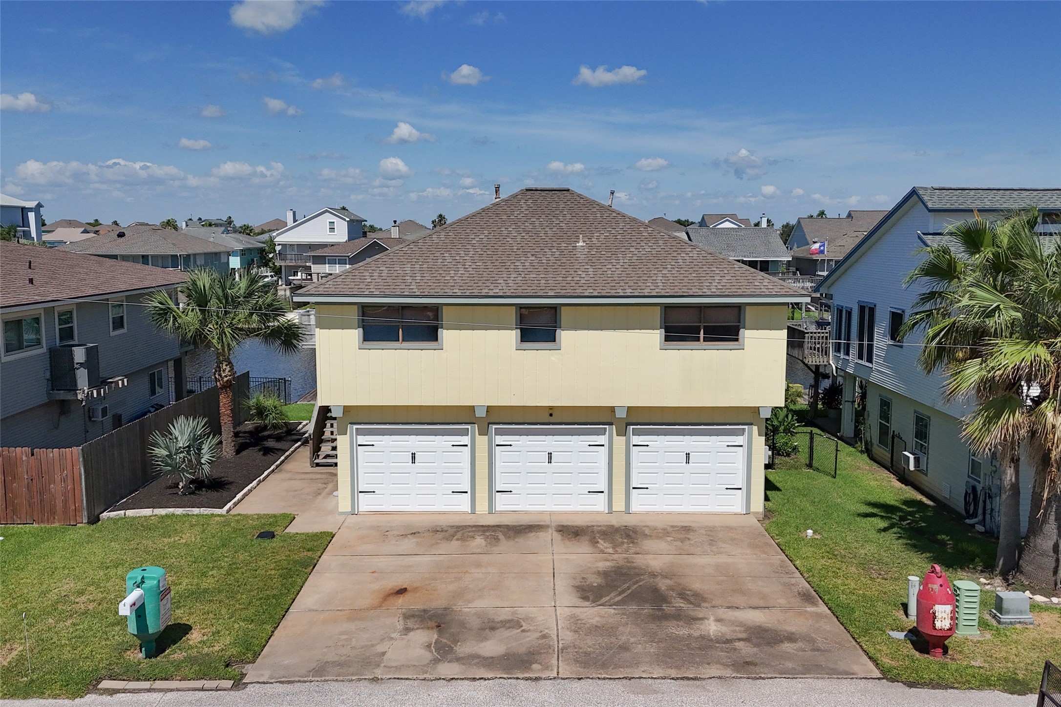 1187 Sailfish Street, Bayou Vista, TX 77563