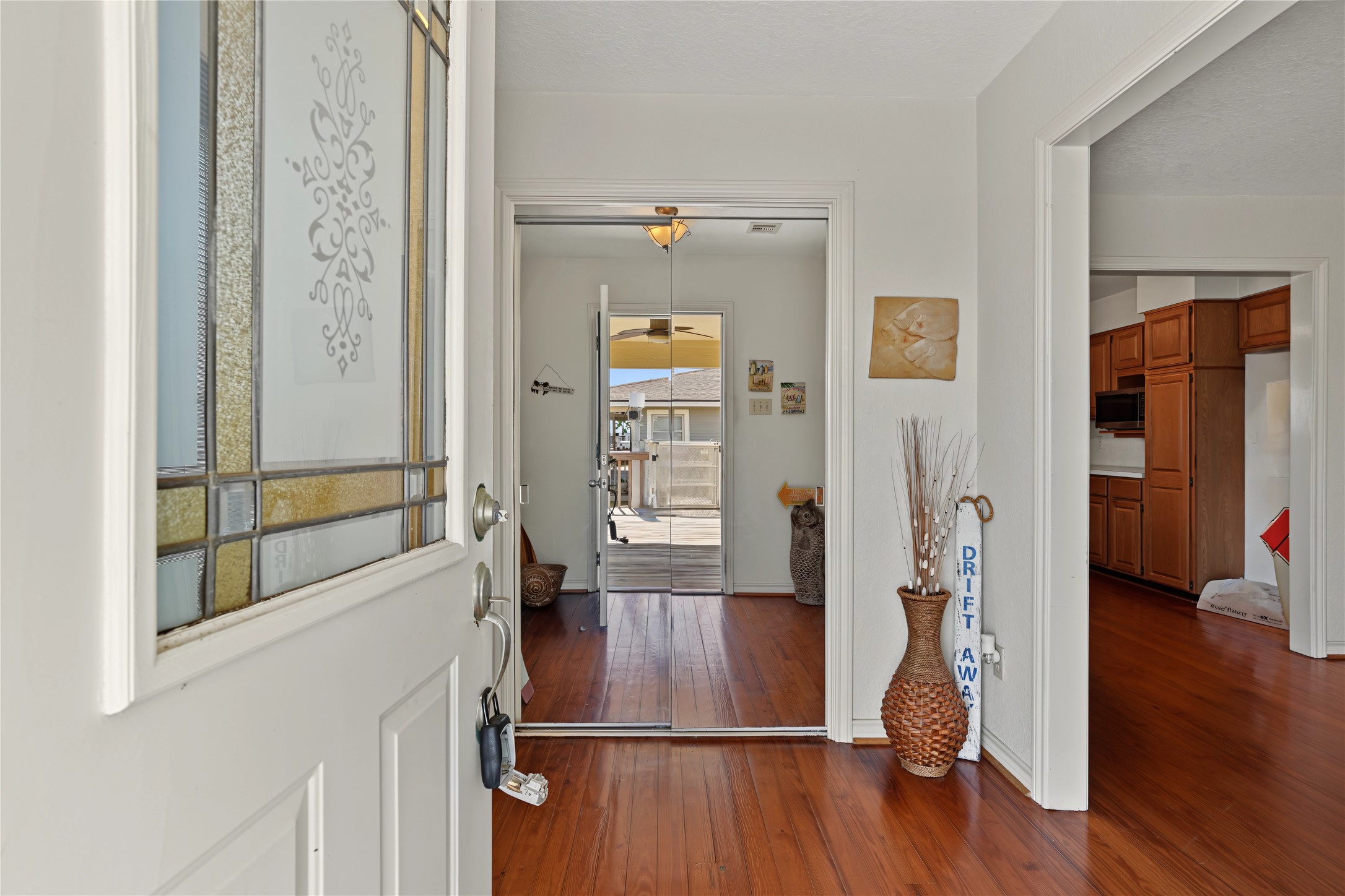 1187 Sailfish Street, Bayou Vista, TX 77563
