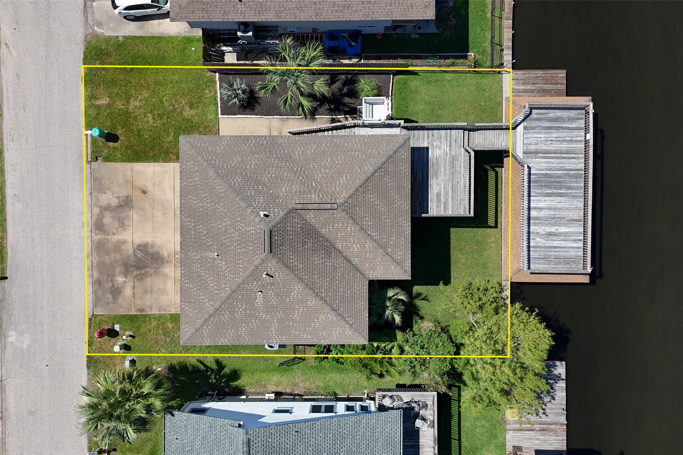 1187 Sailfish Street, Bayou Vista, TX 77563