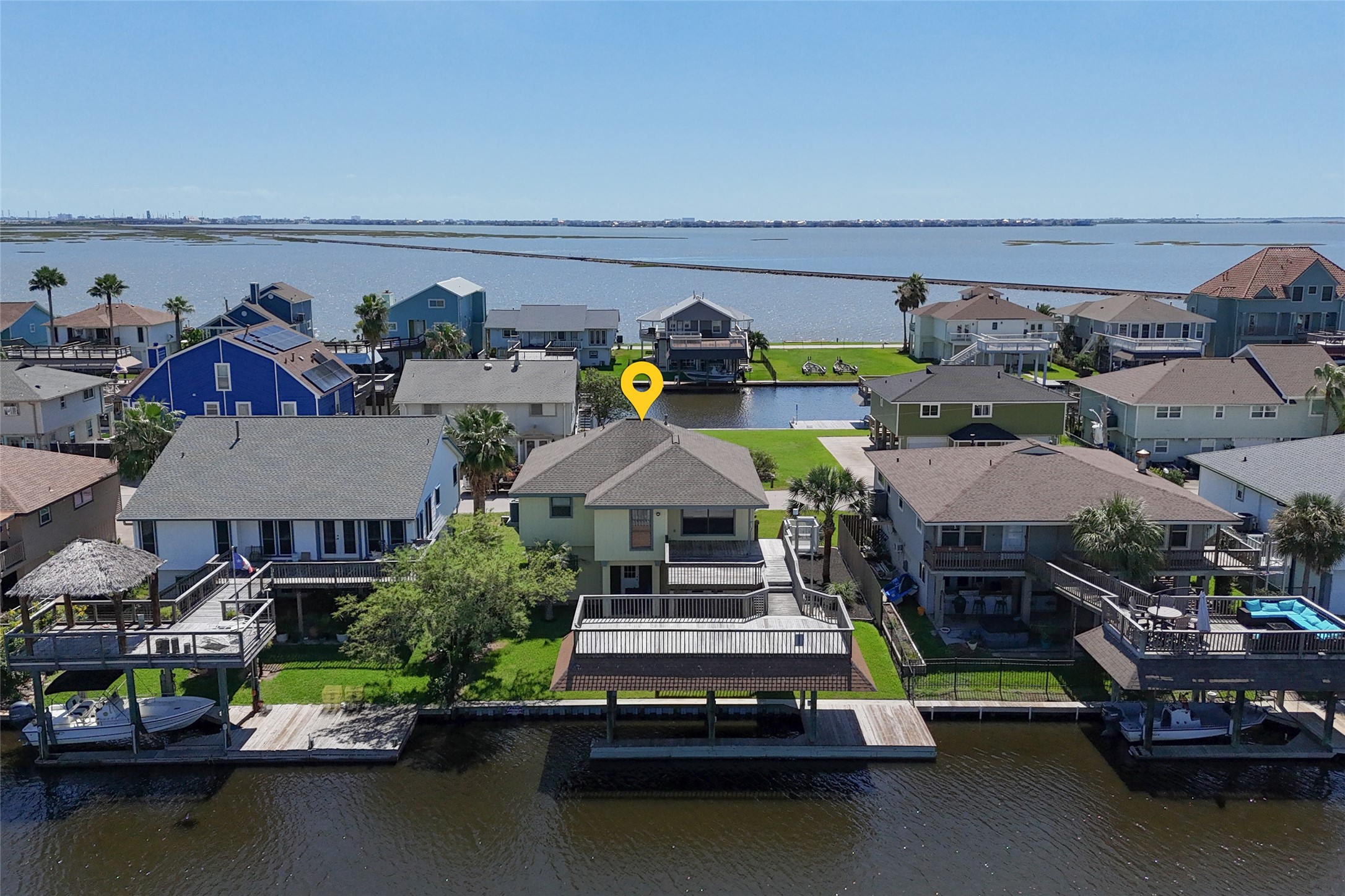 1187 Sailfish Street, Bayou Vista, TX 77563