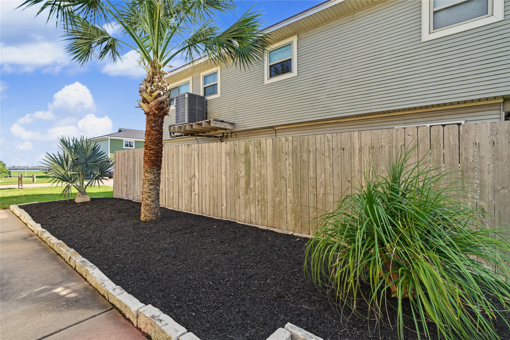 1187 Sailfish Street, Bayou Vista, TX 77563