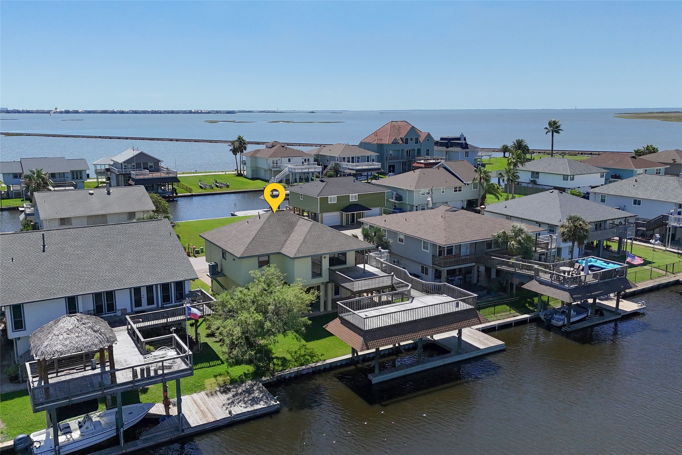 1187 Sailfish Street, Bayou Vista, TX 77563