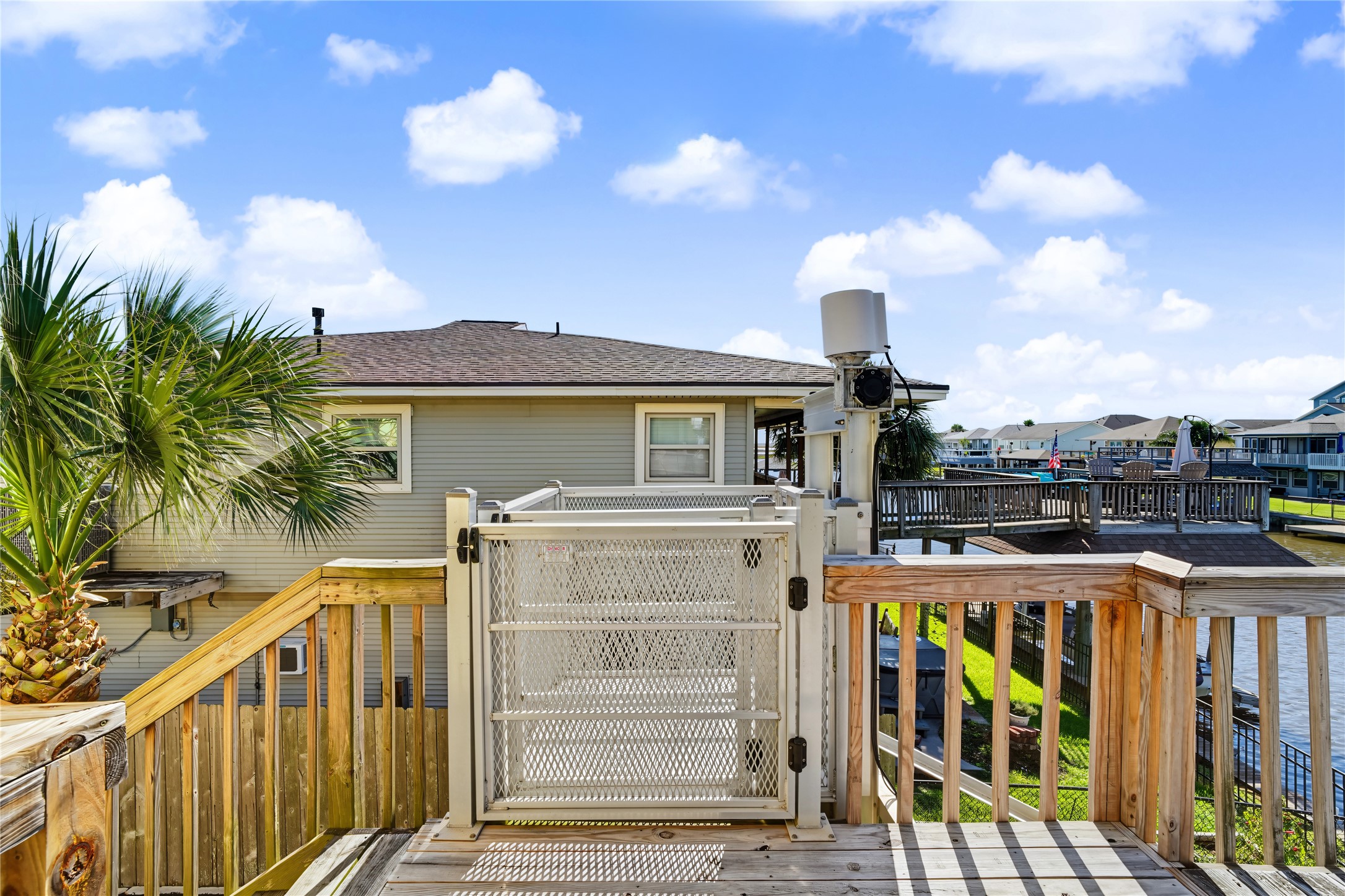 1187 Sailfish Street, Bayou Vista, TX 77563