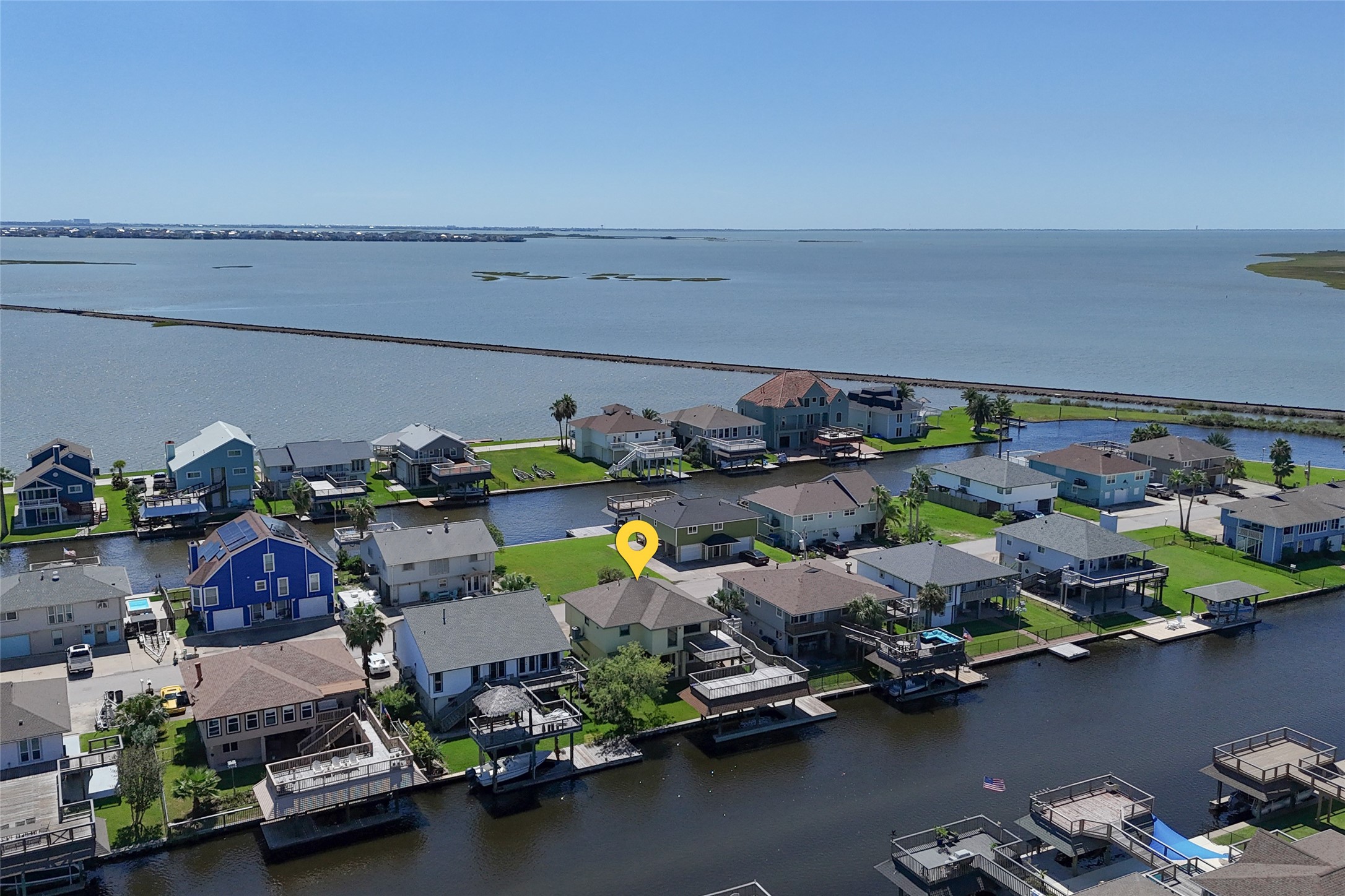 1187 Sailfish Street, Bayou Vista, TX 77563