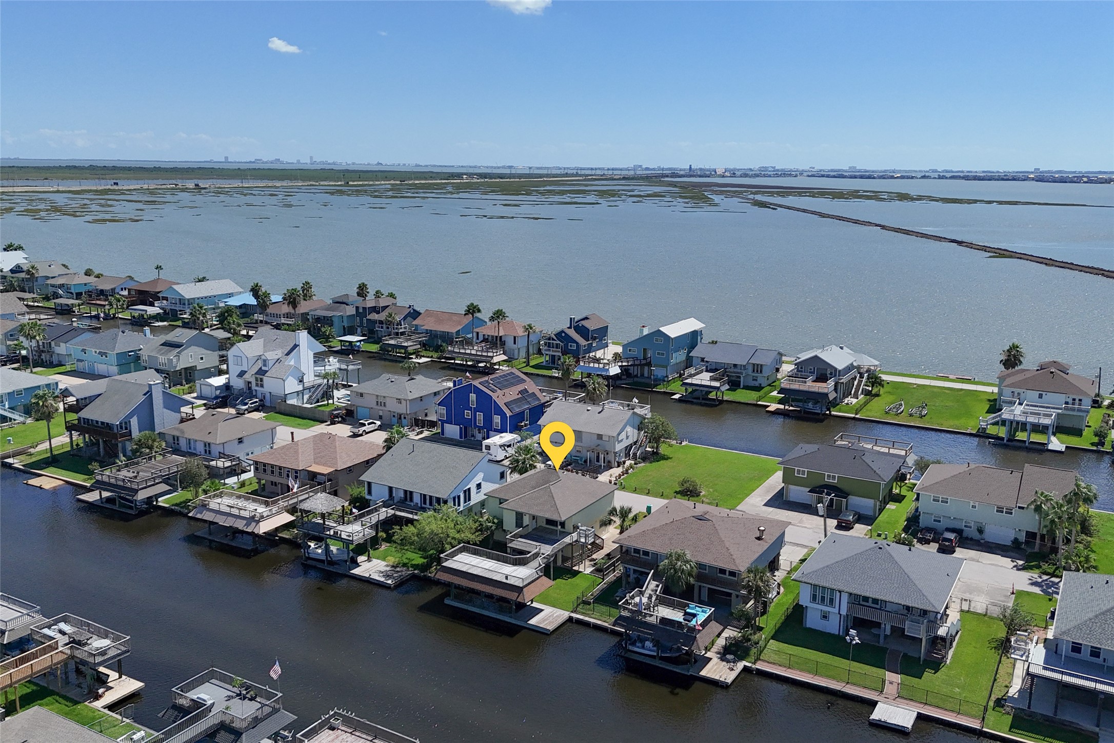 1187 Sailfish Street, Bayou Vista, TX 77563