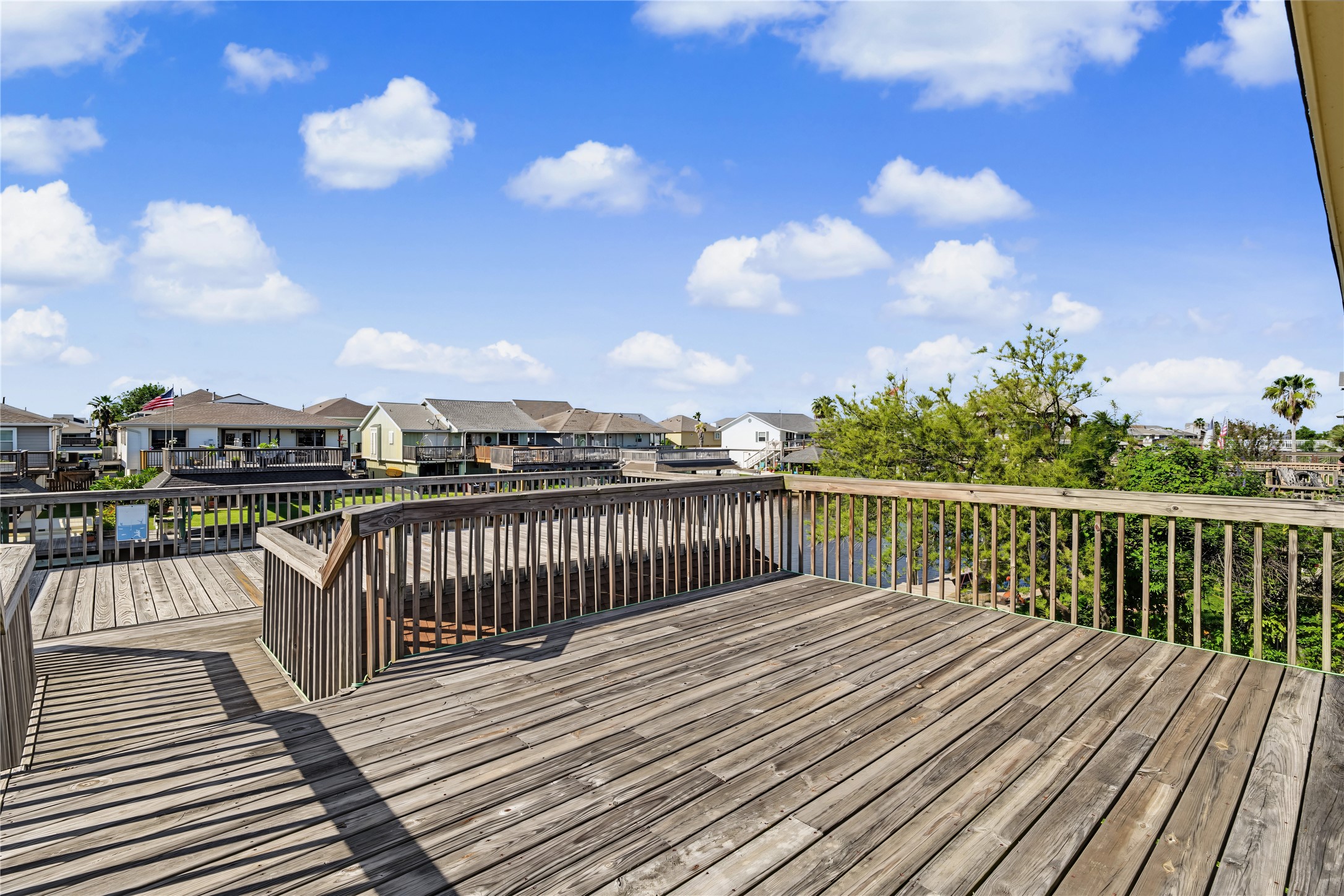 1187 Sailfish Street, Bayou Vista, TX 77563