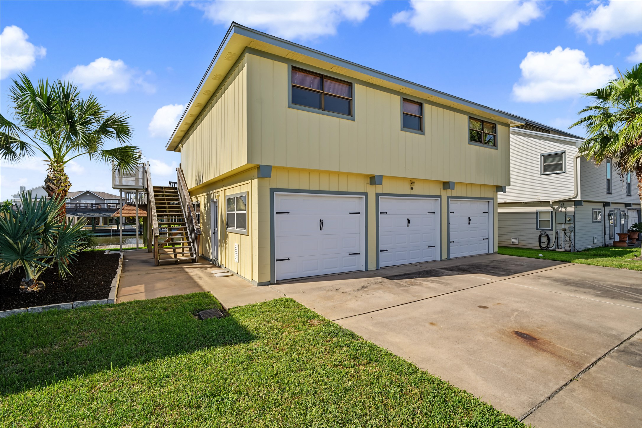 1187 Sailfish Street, Bayou Vista, TX 77563