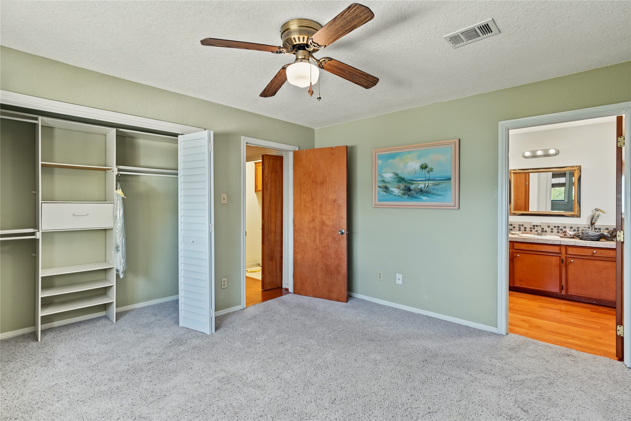 1187 Sailfish Street, Bayou Vista, TX 77563