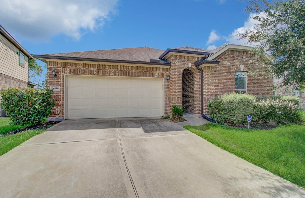 14126 Harmony Ridge Trail, Pearland, TX 77584