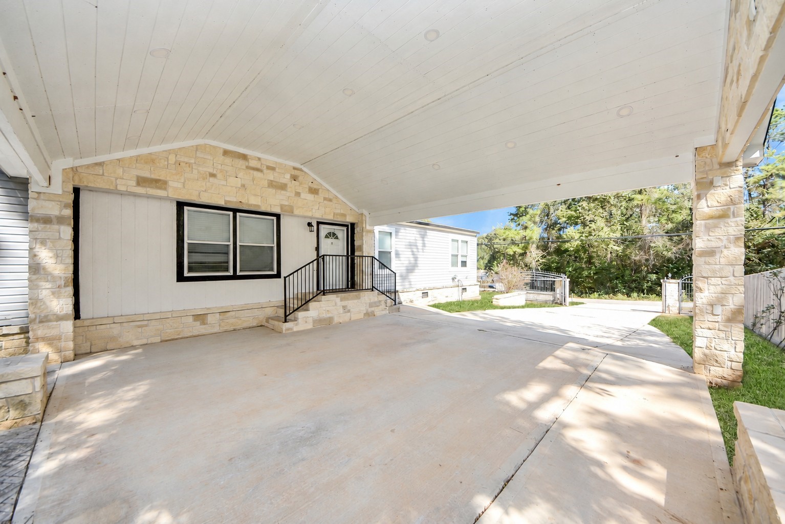 12565 Royal Green Drive, Conroe, TX 77303