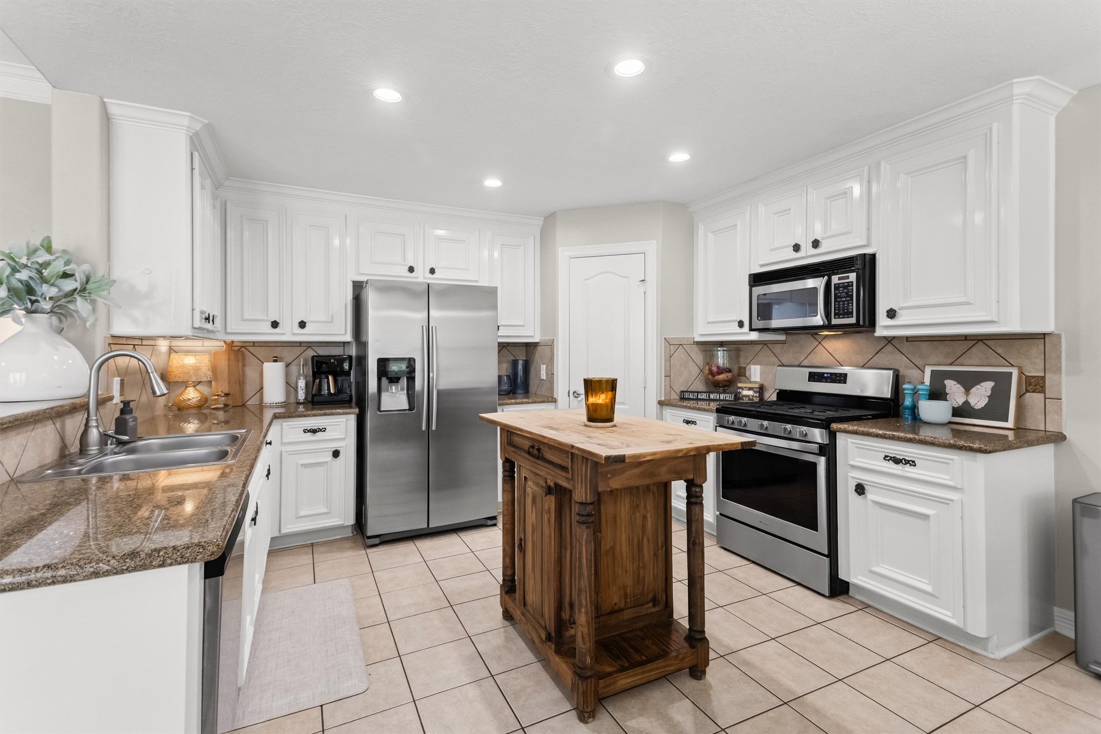 12762 Point Aquarius Boulevard, Willis, TX 77318